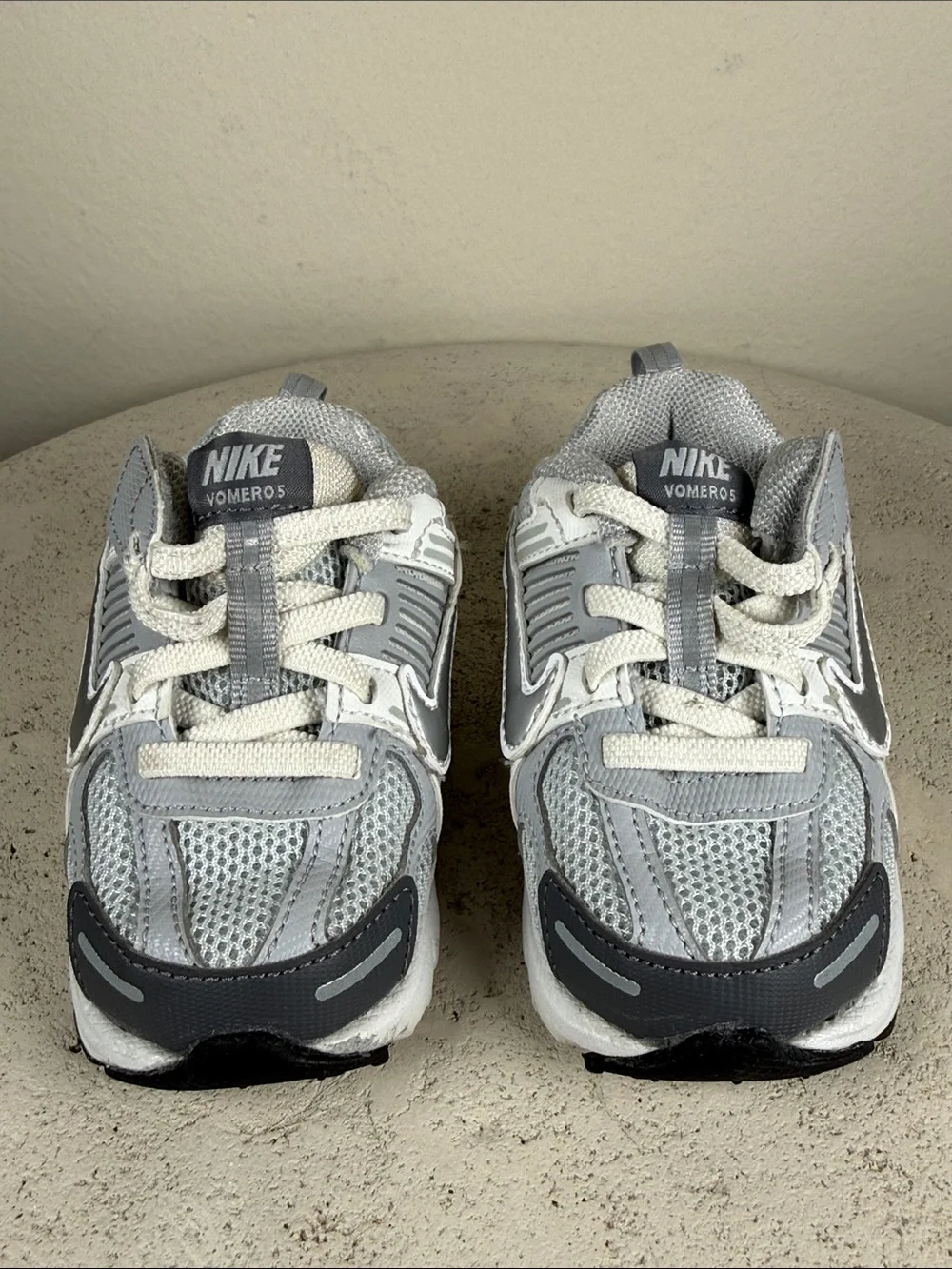 Nike Vomero 5 (TD) Kids Gray and White Athletic Sneakers
